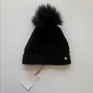 Black Pom-Pom Beanie